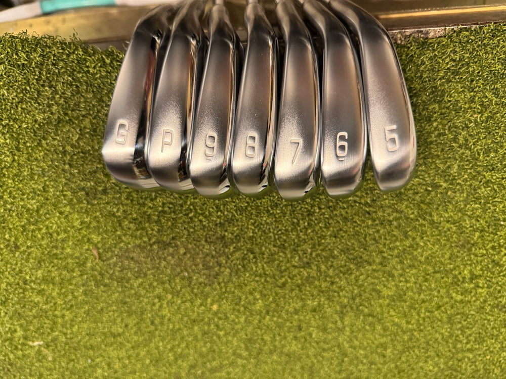 Mizuno JPX 923 Forged 5-GW Iron Set, Dynamic Gold 105 Stiff Flex, RH