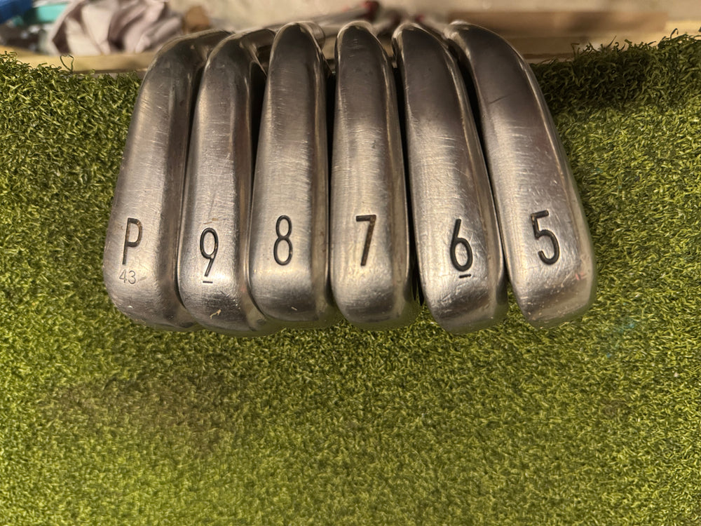 Titlesit T300 5-PW Iron Set, NS Pro 950gh Regular Flex, RH