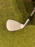 Cleveland Launcher UHX Pitching Wedge, Dynamic Gold DST Regular Flex, RH